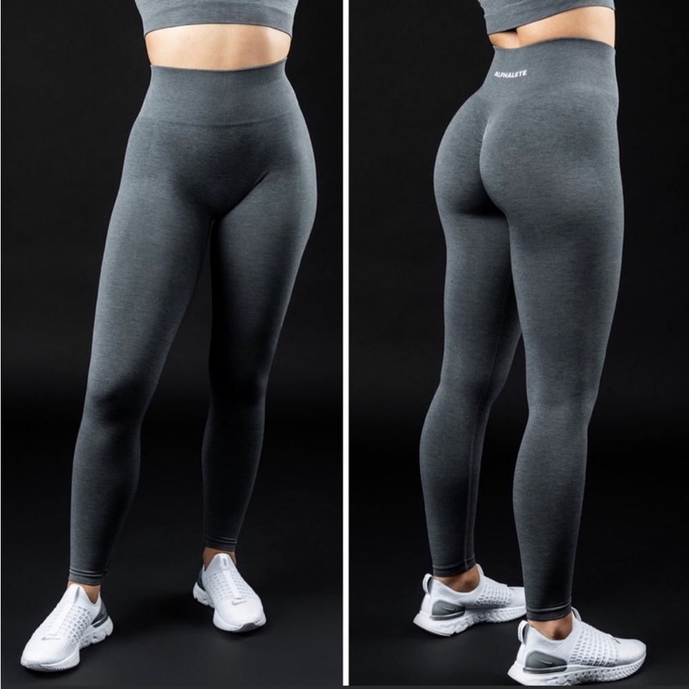 Alphalete Amplify Leggings in Titanium size Small